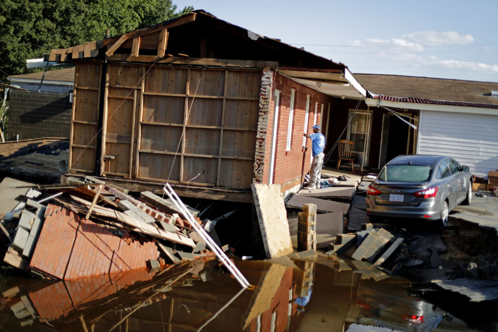 Photo of Starlite Motel after Hurricane Florence