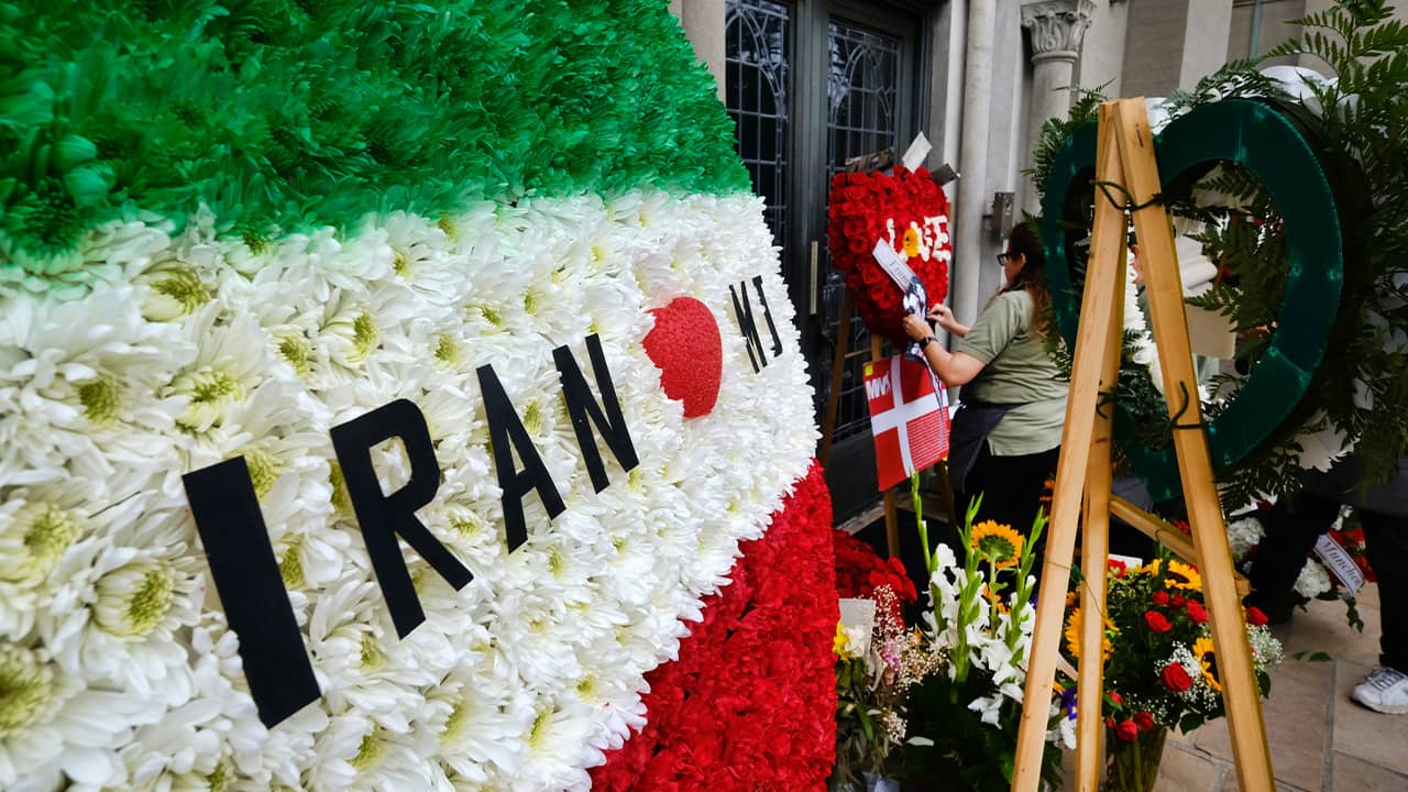 Photo of flower arrangements at Michael Jackson memorial
