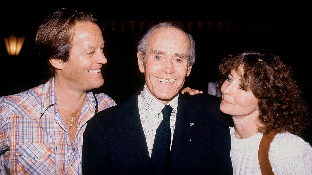 Photo of Peter Fonda with his father, Henry, and his mother, Shirlee,