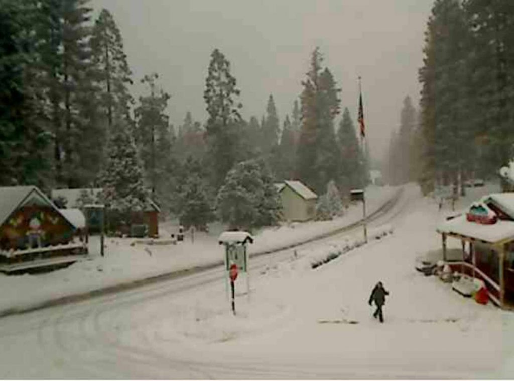 Photo of Shaver Lake as recorded by the Shaver Gas webcam