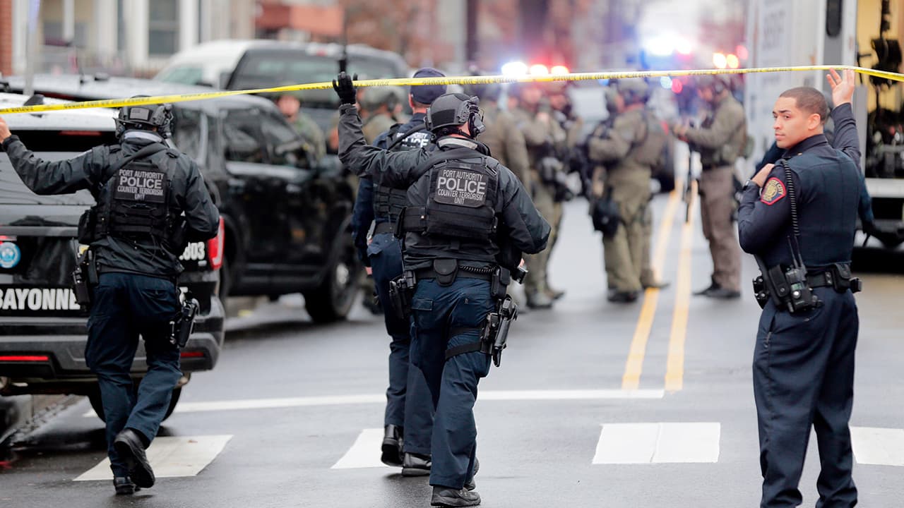 Photo of Port Authority police officers