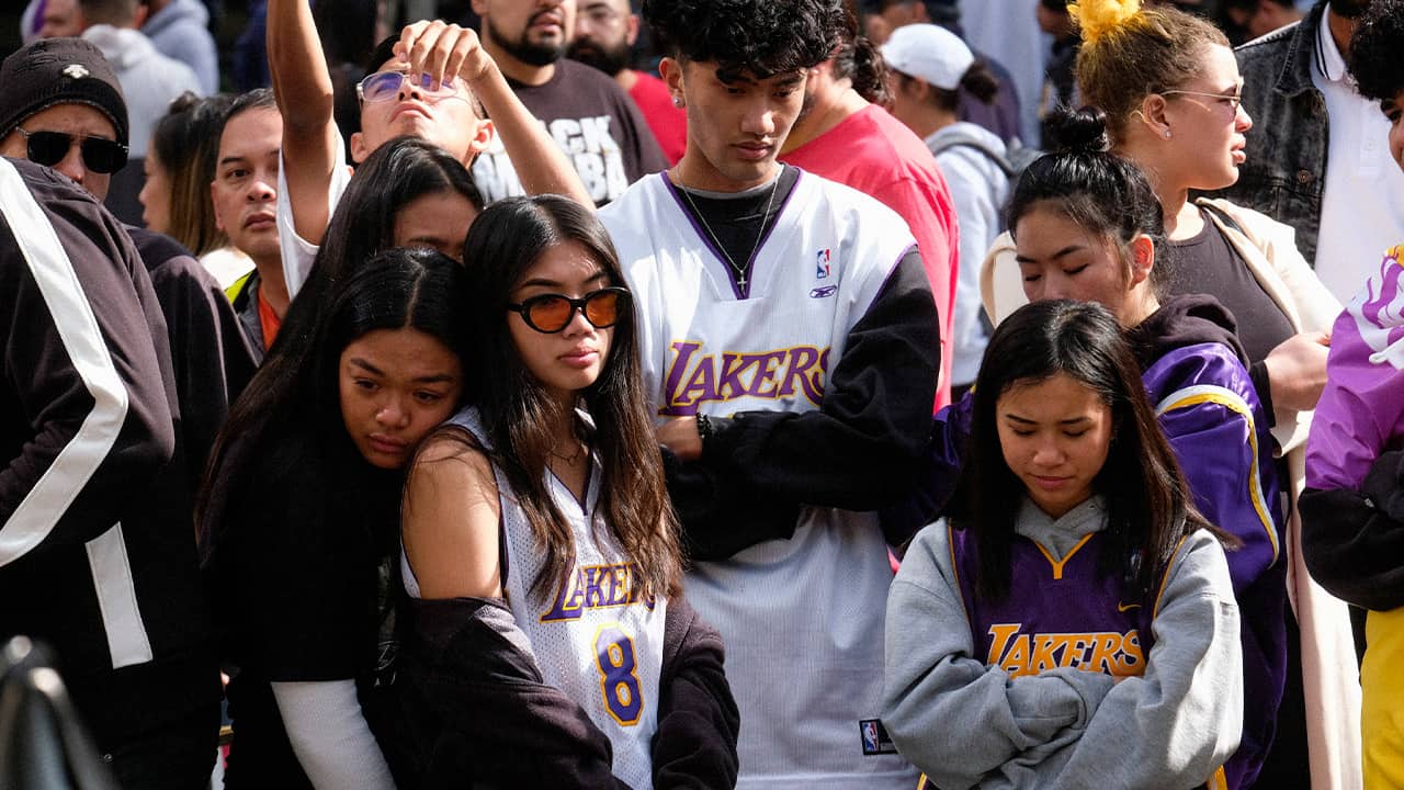 Photo of fans mourning Kobe Bryant at the Staples Center in Los Angeles