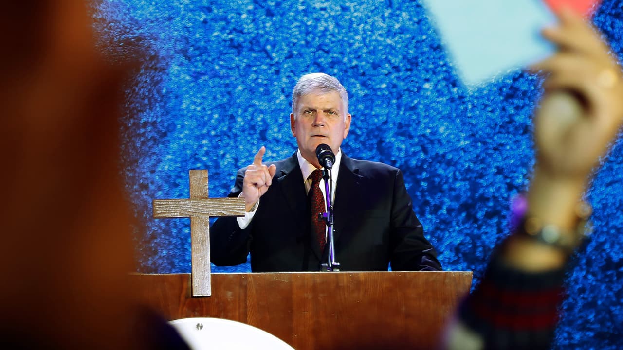 Photo of evangelical preacher Franklin Graham speaks in Hanoi, Vietnam