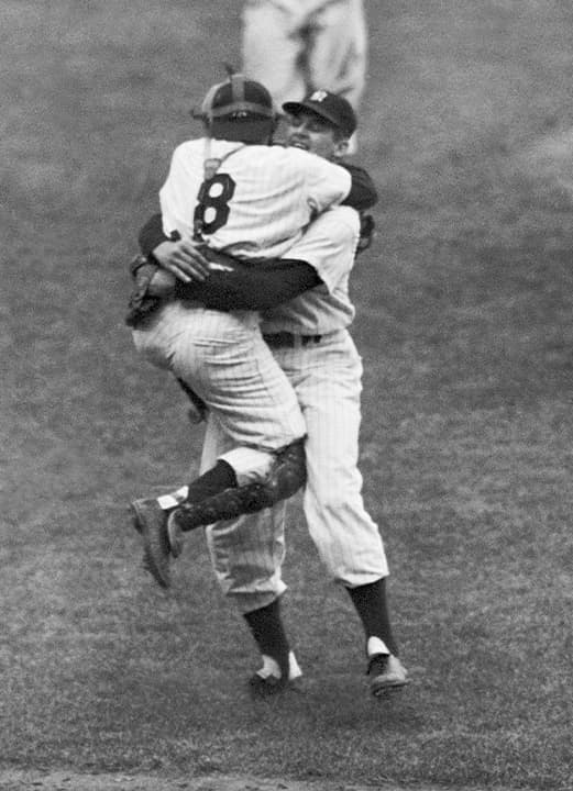 Photo of Don Larsen and Yogi Berra in 1956