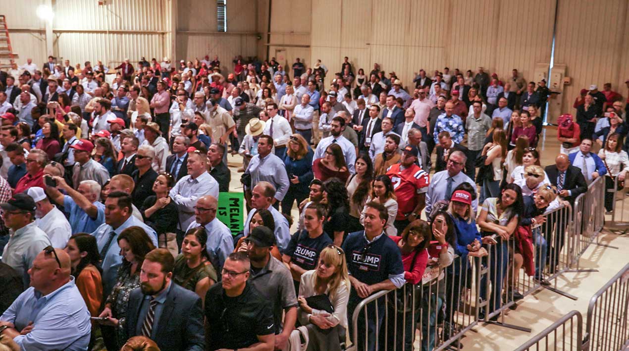 Photo of crowd in Bakersfield at a President Trump rallyiPres