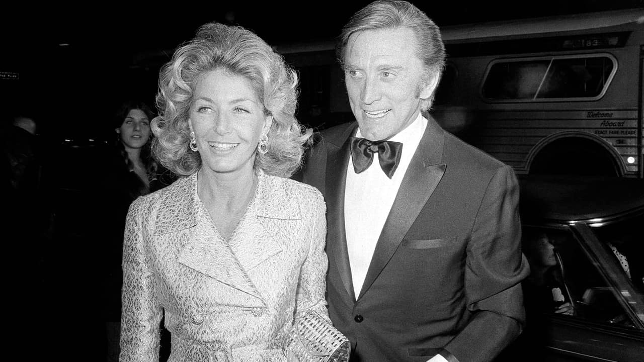 Photo of actor Kirk Douglas and his wife Anne