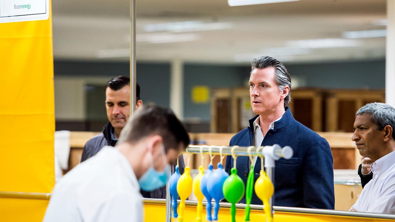 Photo of Gov. Gavin Newsom at Bloom Energy