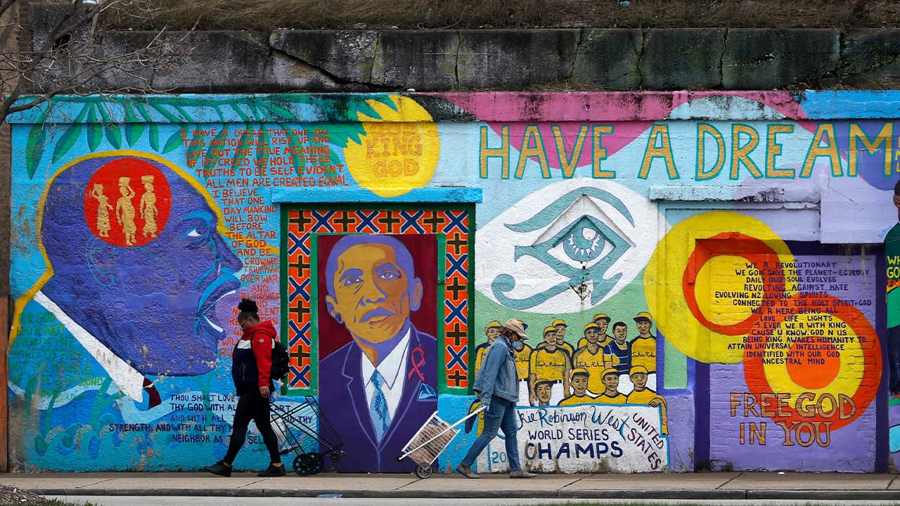 Photo of a mural in Chicago
