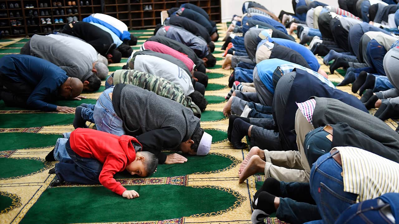 Photo of people praying